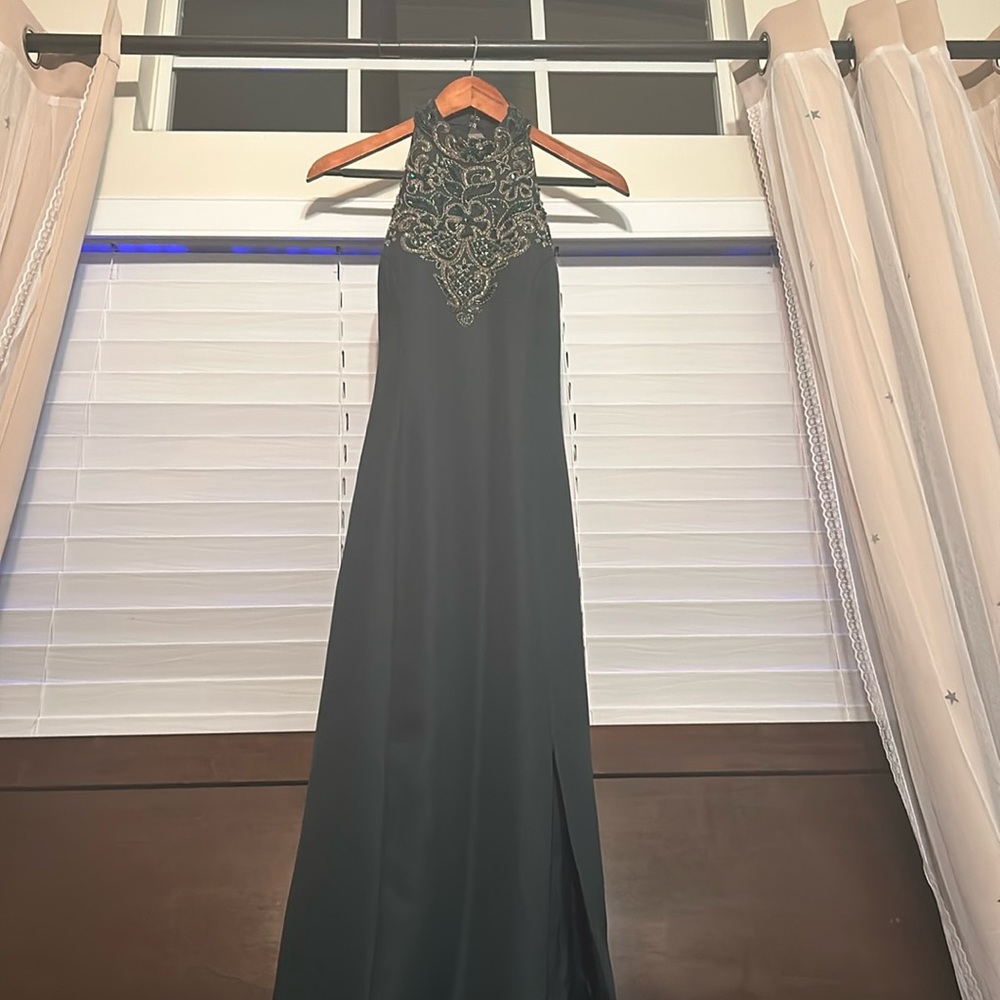 Elegant Sheath Lace Halter Sleeveless Floor-Length Beaded Prom Dress for Women